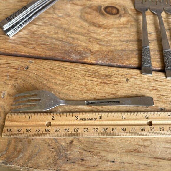 Rogers Co Casa Vista Stainless Steel Flatware 18pc Lot - Stanley Robert’s - Picture 7 of 12